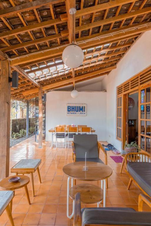 Bhumi Hostel Yogyakarta Exteriör bild