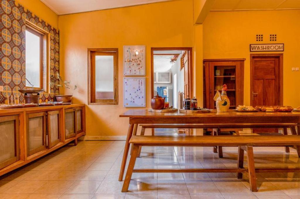 Bhumi Hostel Yogyakarta Exteriör bild